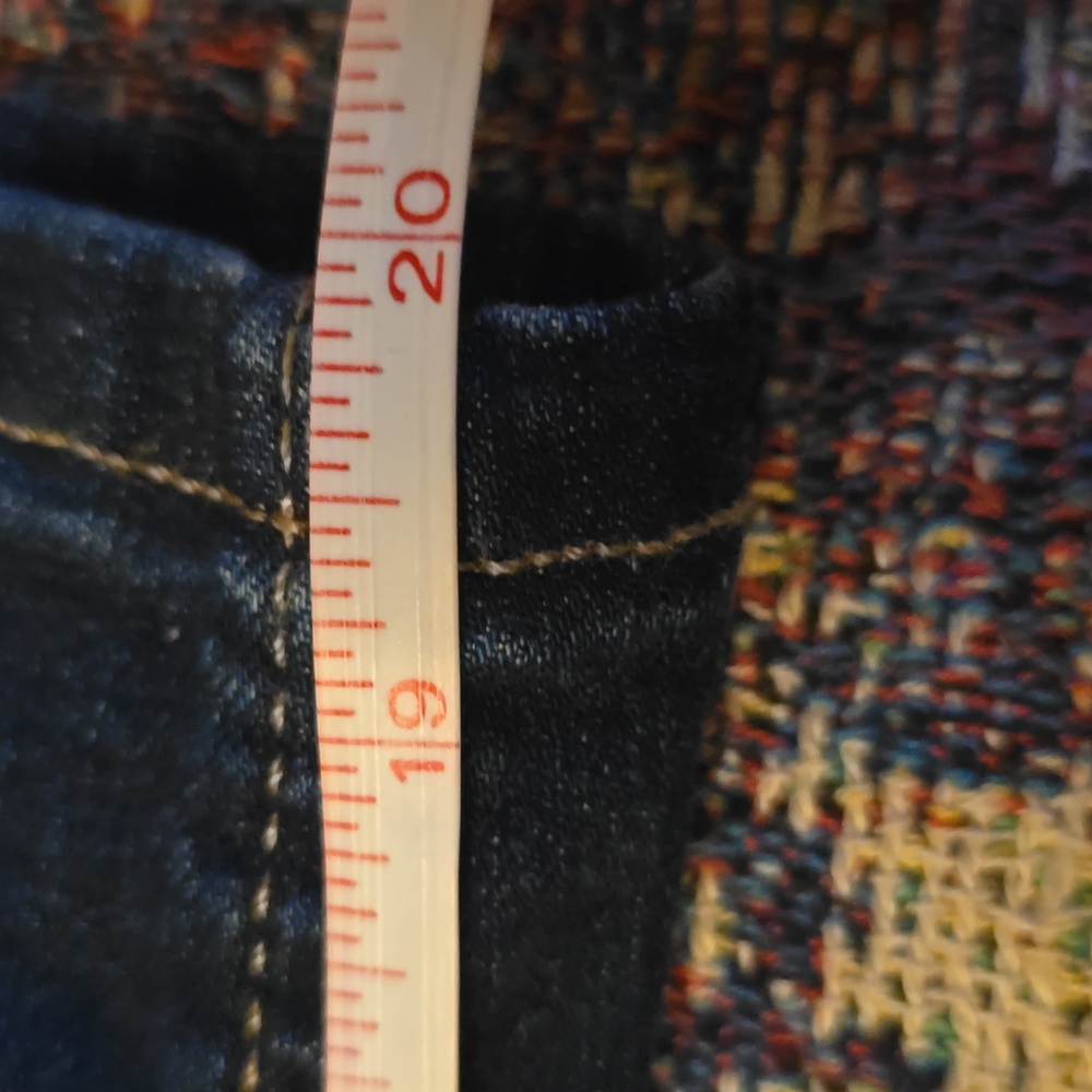 New Liz Claiborne Women's 6 Sara Crop Mid Rise Denim Jeans - Picture 9 of 9